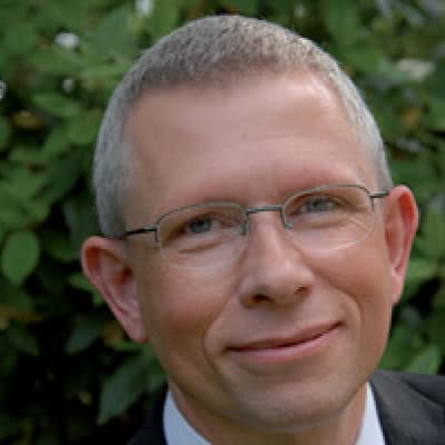Dr Andy Sparkes